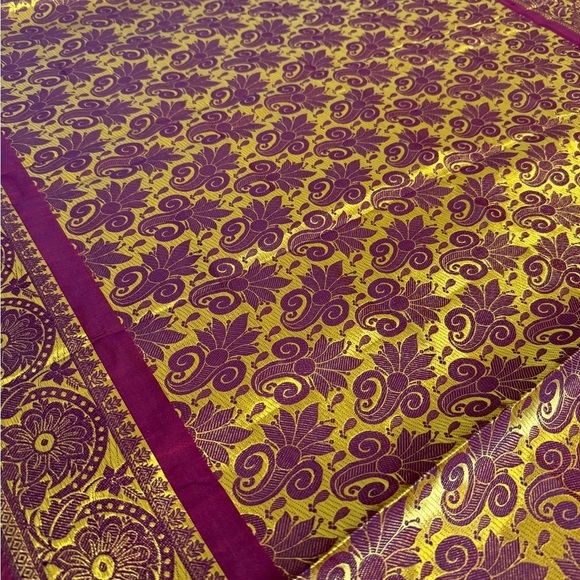 Mid-weight Red and Gold Saree 34” x 84” - Picture 3 of 5